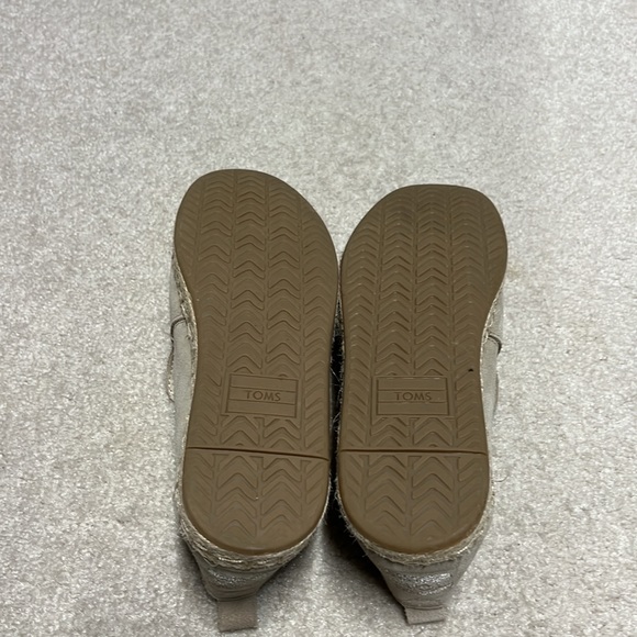 TOMS Alpargata Rope Tan Tassel Suede Espadrilles - Picture 5 of 6